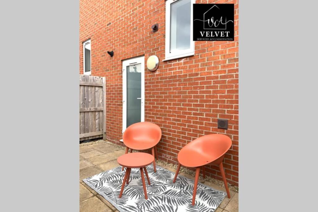 ✪ Leisure/Business ✪ 1 Bedroom Apt , Free Parking Swansea Exterior photo
